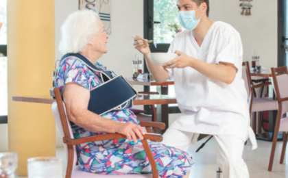 Rôle de l’Aide-Soignant dans l’Alimentation et l’Hydratation du Patient