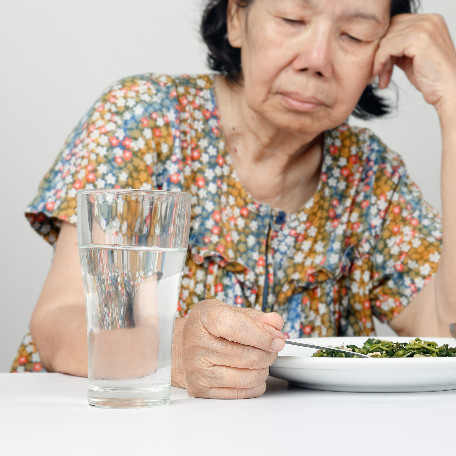 Alimentation et Hydratation : 10 Bonnes Pratiques pour l’Aide-Soignant